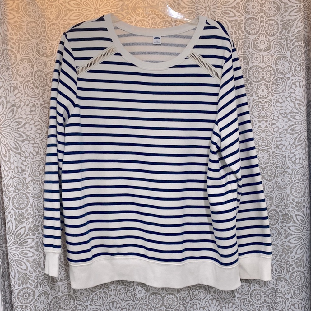Stripped top